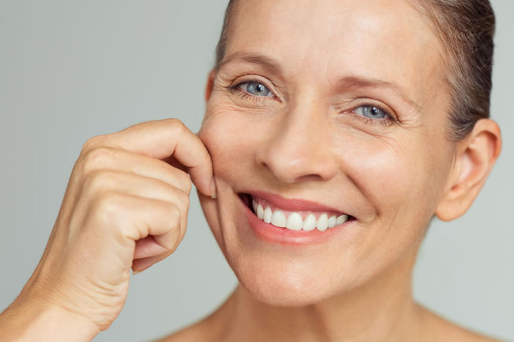 6 hábitos que aceleram a perda do colágeno na pele